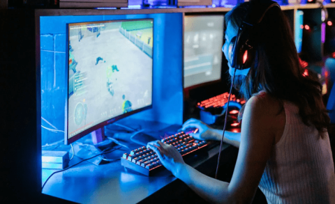 What is the future outlook for the online Money Gaming industry in Australia