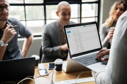 how to make a group email in outlook